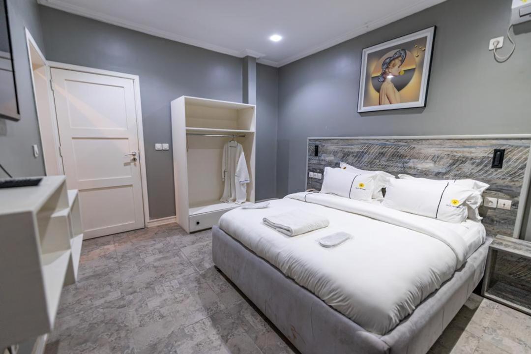 Villa Magnum Дуала Экстерьер фото
